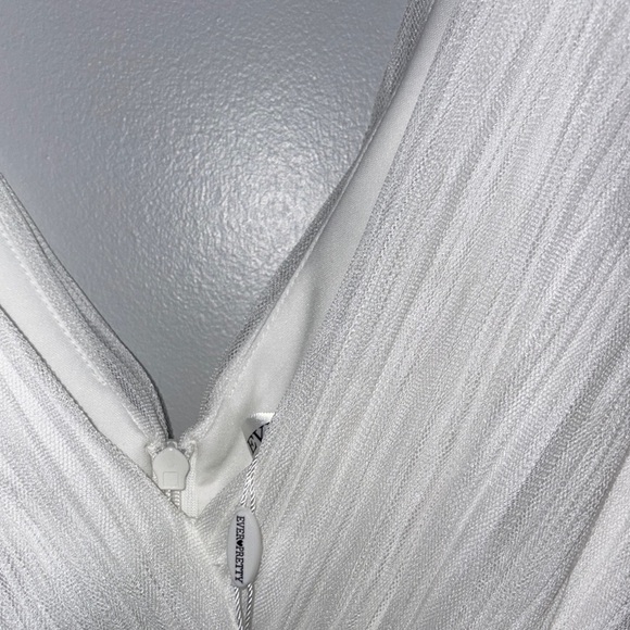 Ever Pretty White Wedding Dress with Sheer Sleeves long in length. Very pretty! - Picture 10 of 15